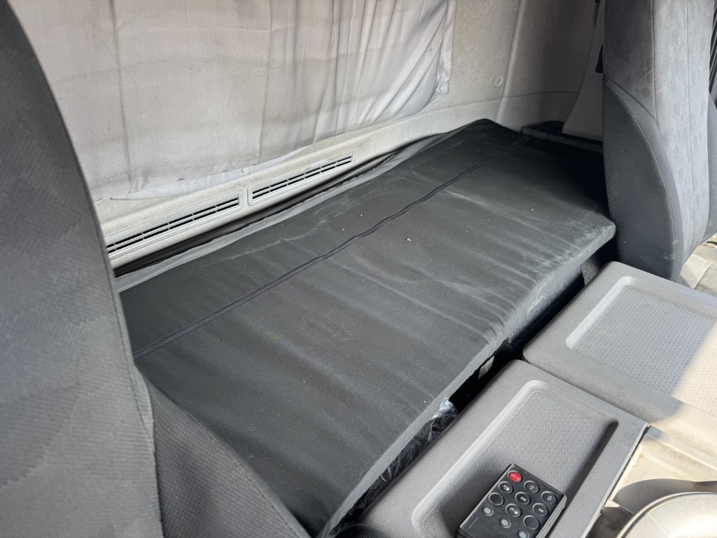 平ボディー 4軸低床 エアサス|中古トラックの販売・買取・査定のアイナビ