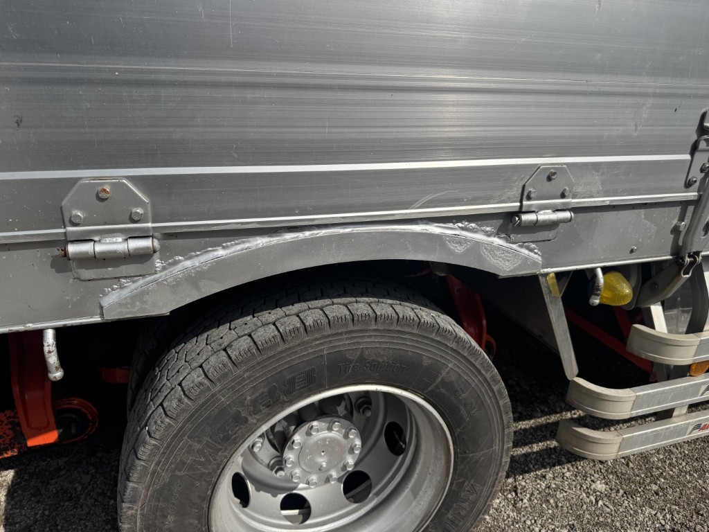 平ボディー 4軸低床 エアサス|中古トラックの販売・買取・査定のアイナビ