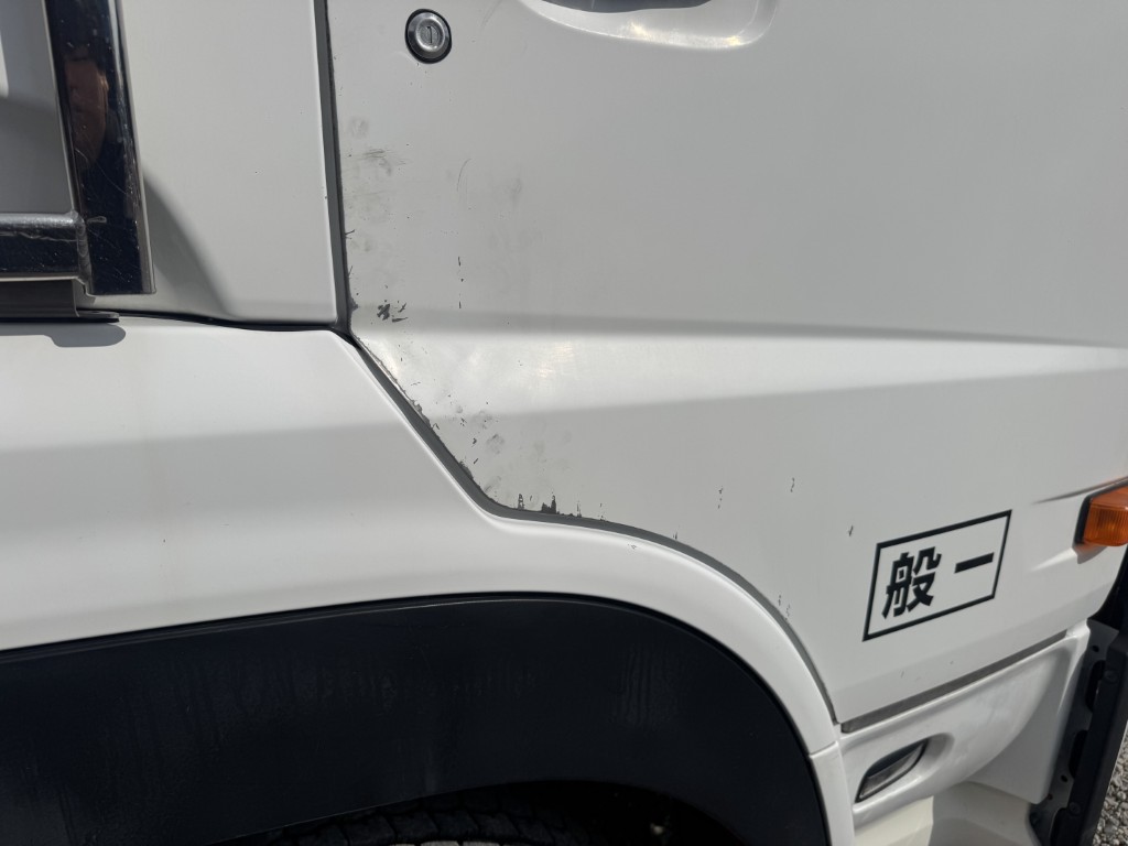 平ボディー 4軸低床 エアサス|中古トラックの販売・買取・査定のアイナビ