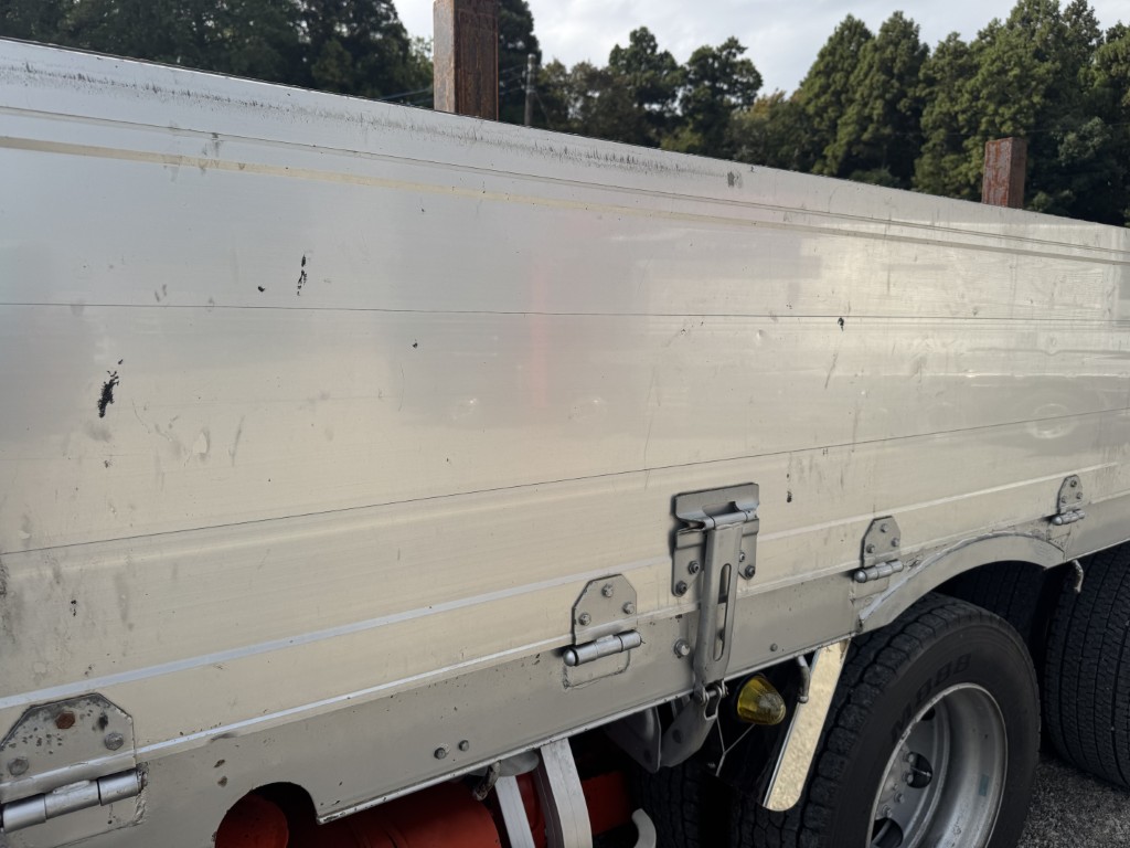 平ボディー 4軸低床 エアサス|中古トラックの販売・買取・査定のアイナビ