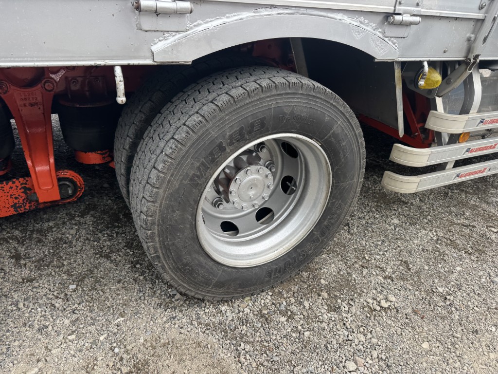 平ボディー 4軸低床 エアサス|中古トラックの販売・買取・査定のアイナビ