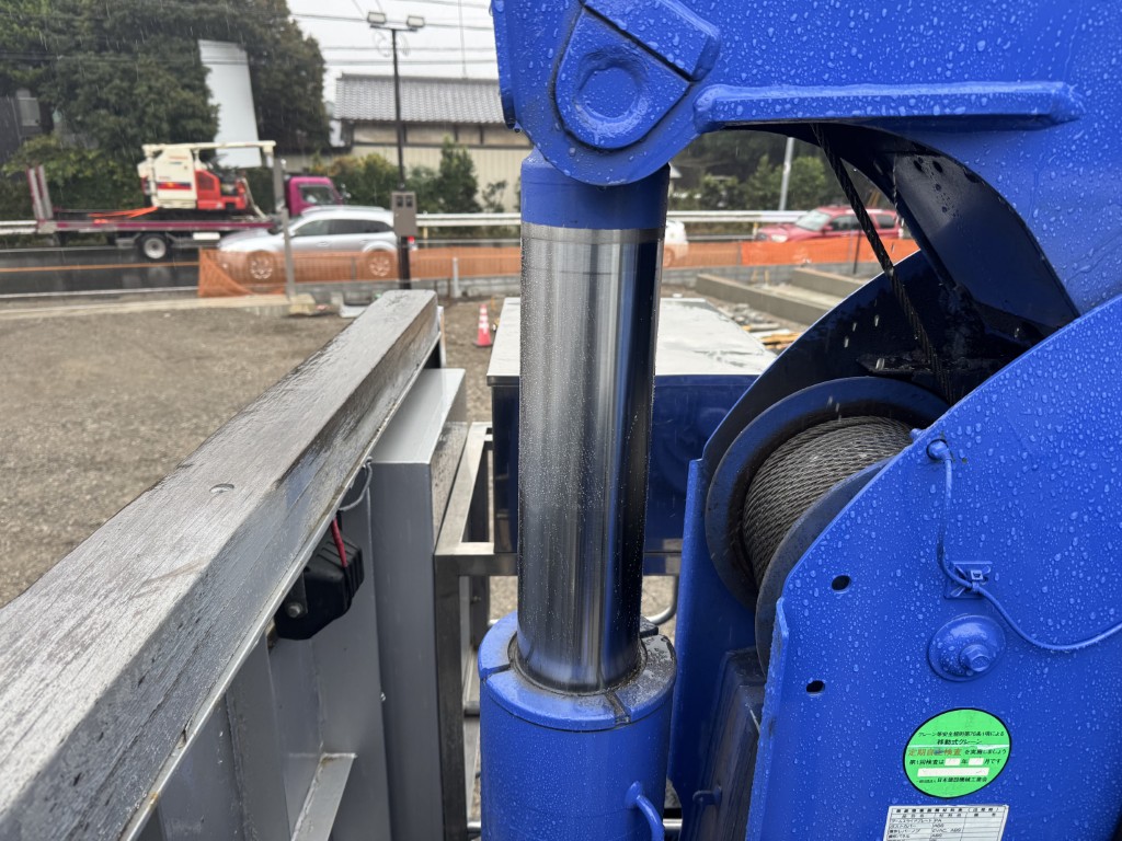 4軸低床エアサス4段ブームアルミ平タダノラジコンF7|中古トラックの販売・買取・査定のアイナビ