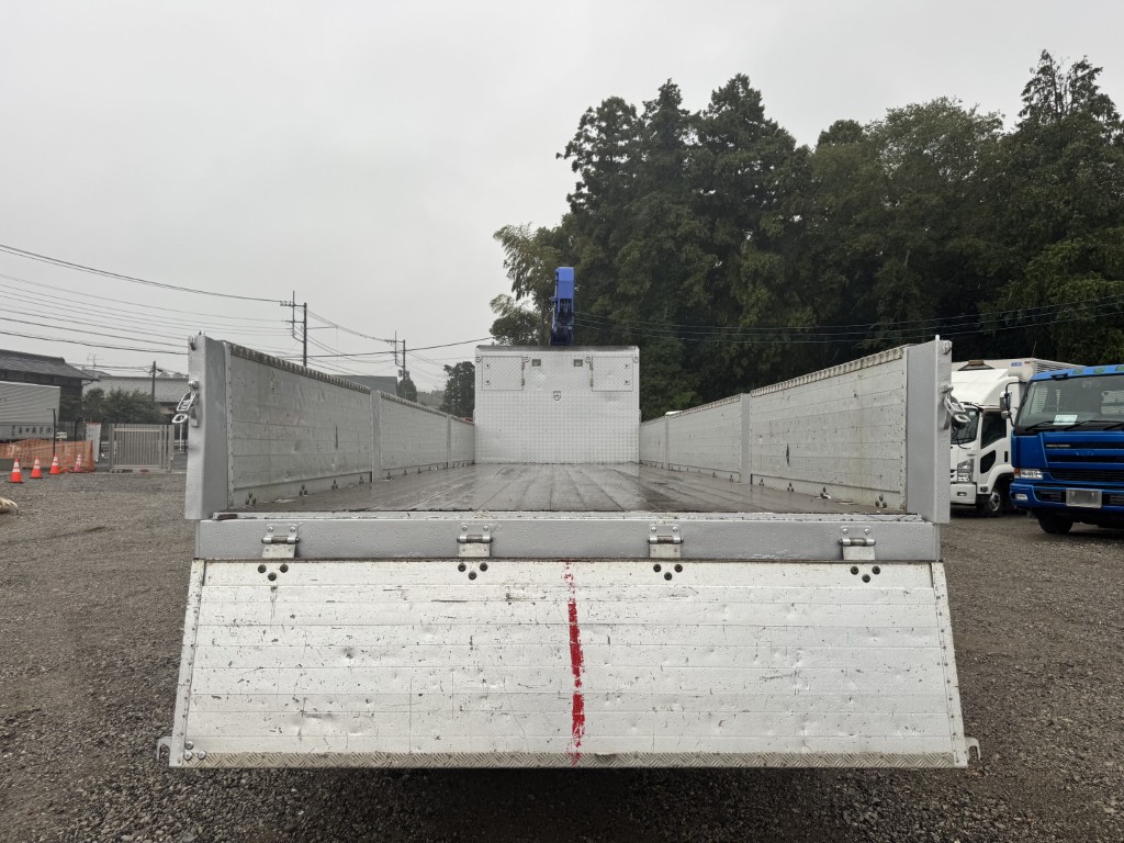 4軸低床エアサス4段ブームアルミ平タダノラジコンF7|中古トラックの販売・買取・査定のアイナビ