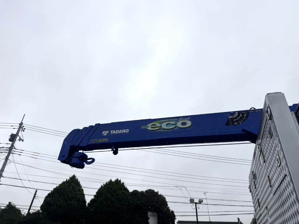 4軸低床エアサス4段ブームアルミ平タダノラジコンF7|中古トラックの販売・買取・査定のアイナビ