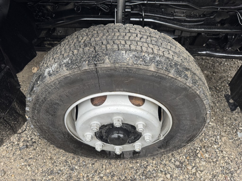 4軸低床エアサス4段ブームアルミ平タダノラジコンF7|中古トラックの販売・買取・査定のアイナビ