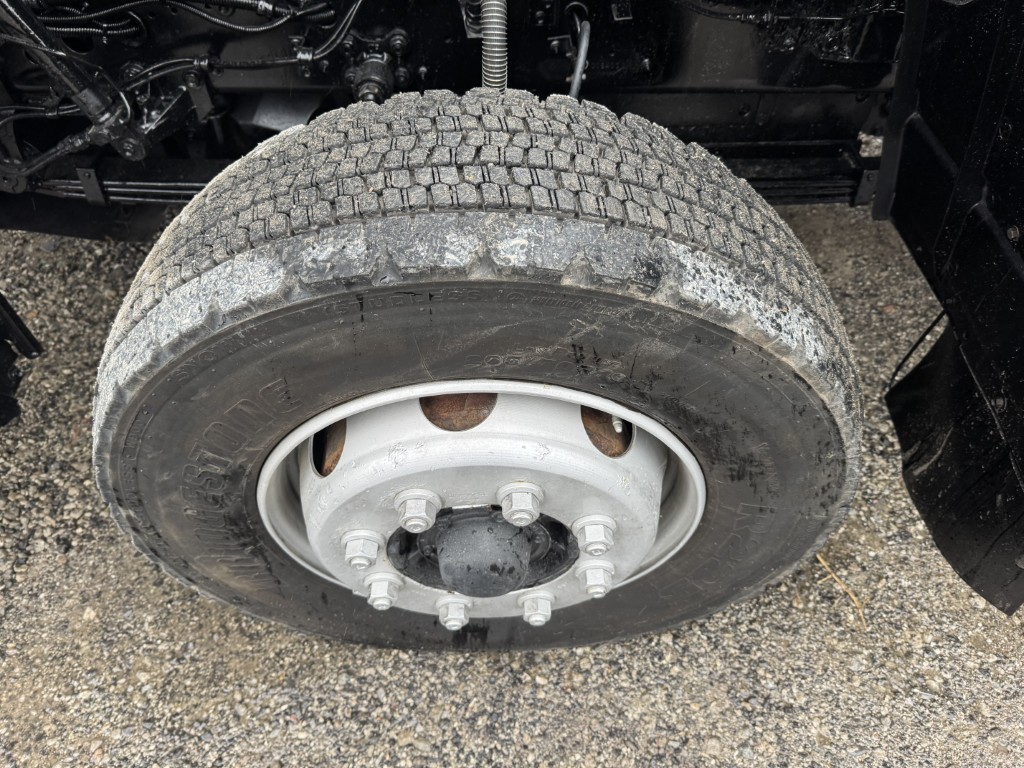 4軸低床エアサス4段ブームアルミ平タダノラジコンF7|中古トラックの販売・買取・査定のアイナビ