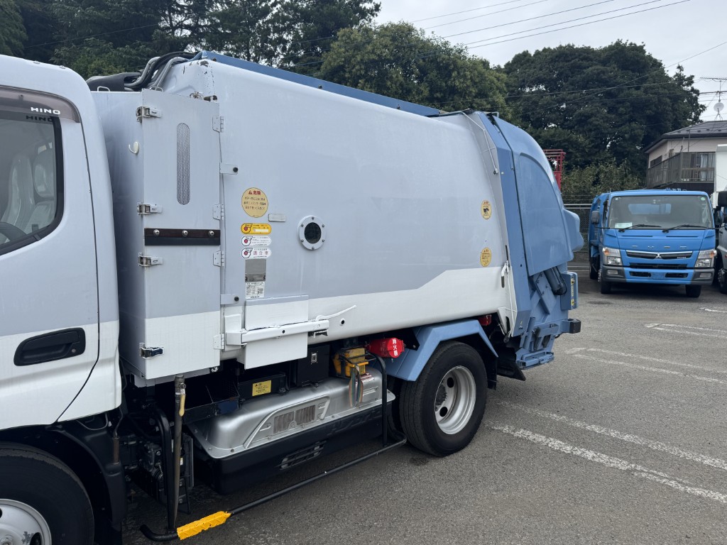 プレスパッカー極東4.3立米連続スイッチ|中古トラックの販売・買取・査定のアイナビ