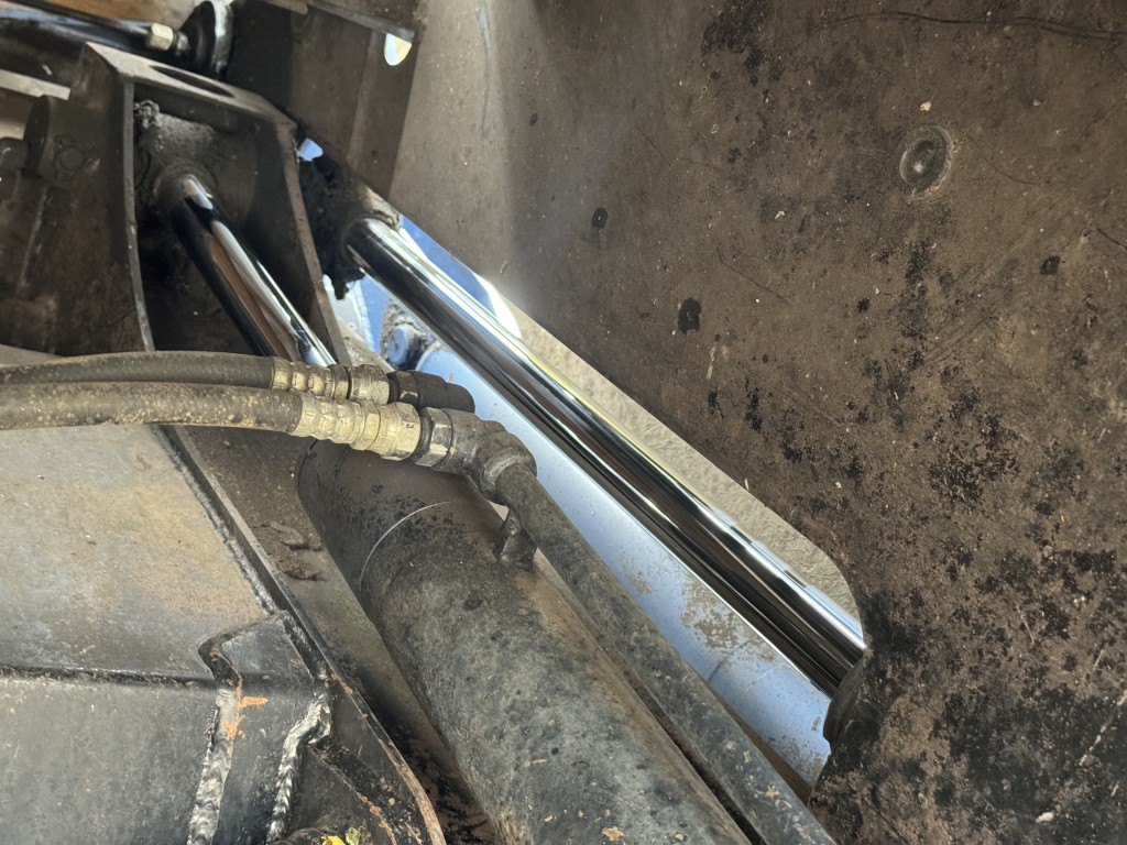 プレスパッカー極東4.3立米連続スイッチ|中古トラックの販売・買取・査定のアイナビ