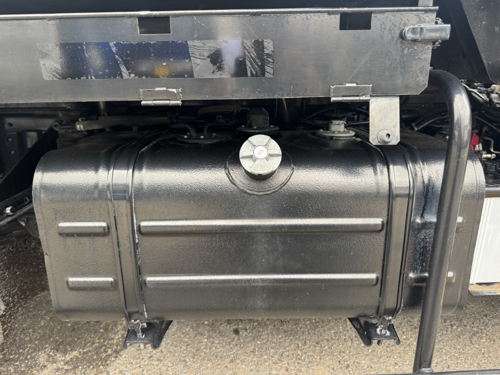 プレスパッカー極東4.3立米連続スイッチ|中古トラックの販売・買取・査定のアイナビ