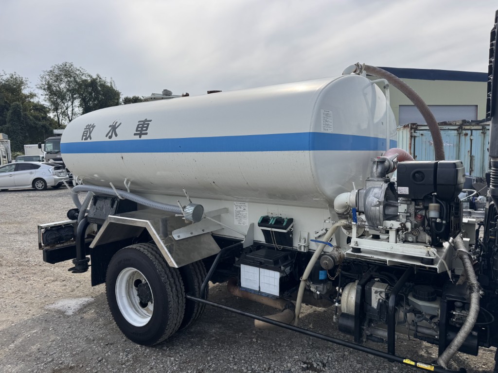 新明和 LSE40-40F サブエンジン式 前後散水|中古トラックの販売・買取・査定のアイナビ