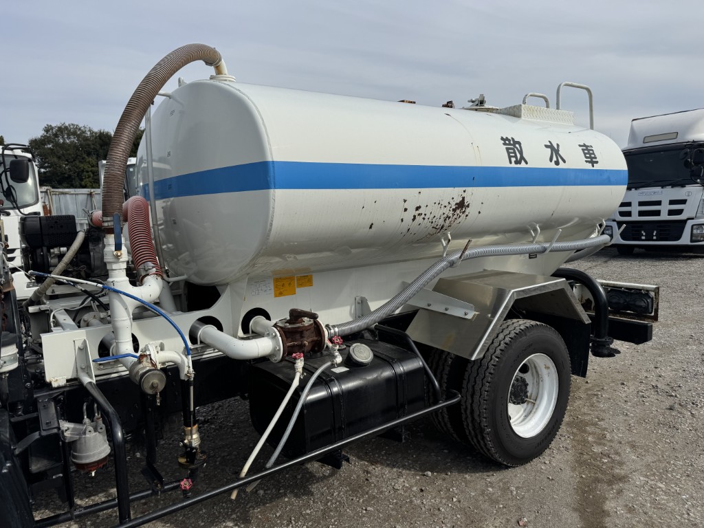 新明和 LSE40-40F サブエンジン式 前後散水|中古トラックの販売・買取・査定のアイナビ