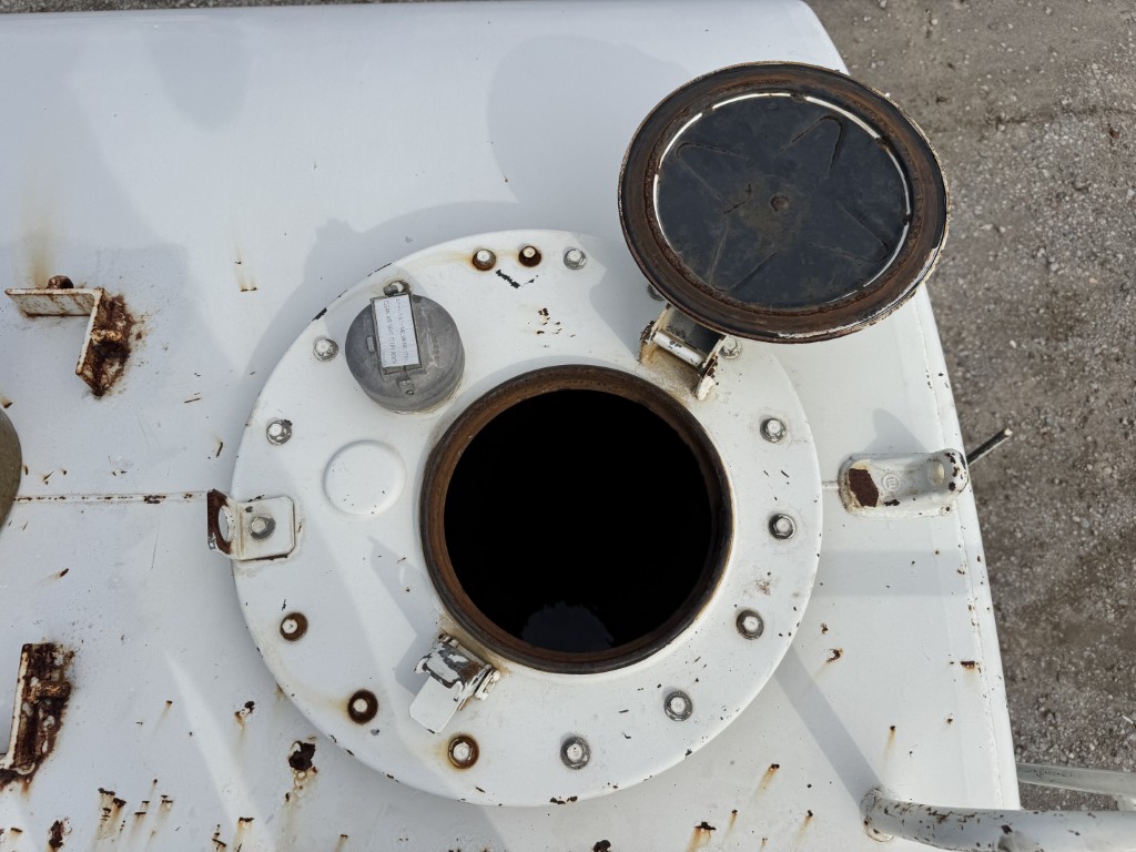 新明和 LSE40-40F サブエンジン式 前後散水|中古トラックの販売・買取・査定のアイナビ