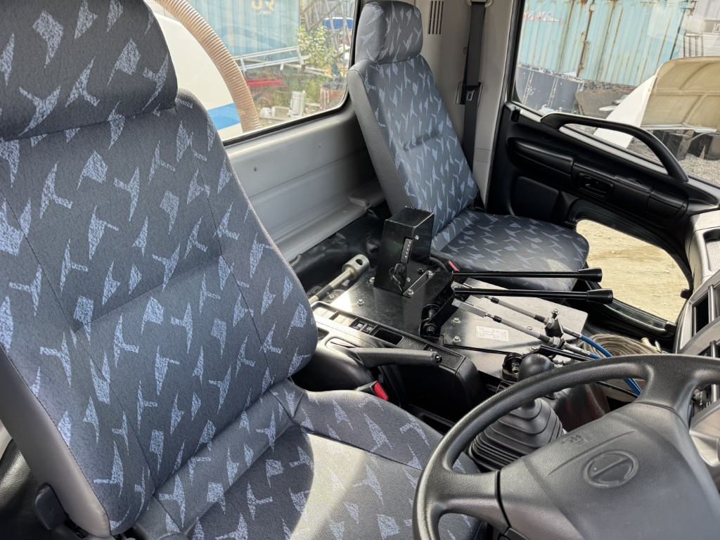 新明和 LSE40-40F サブエンジン式 前後散水|中古トラックの販売・買取・査定のアイナビ