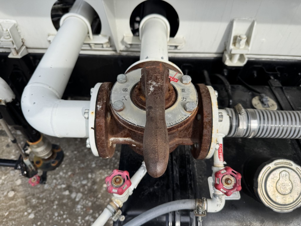 新明和 LSE40-40F サブエンジン式 前後散水|中古トラックの販売・買取・査定のアイナビ