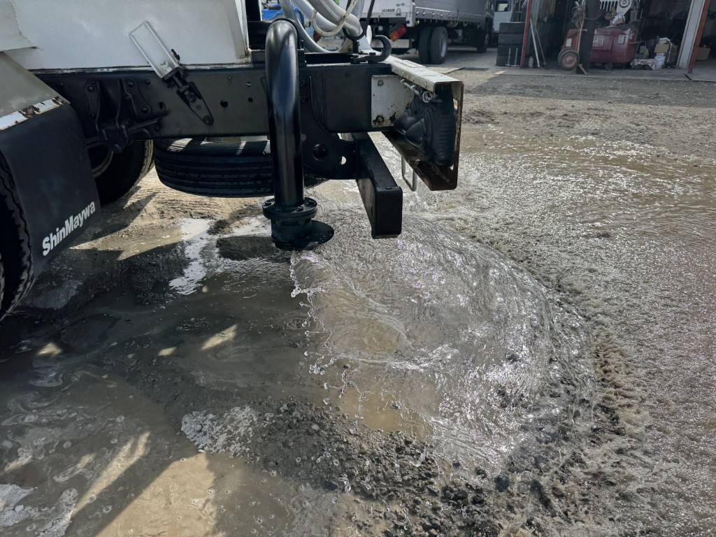 新明和 LSE40-40F サブエンジン式 前後散水|中古トラックの販売・買取・査定のアイナビ