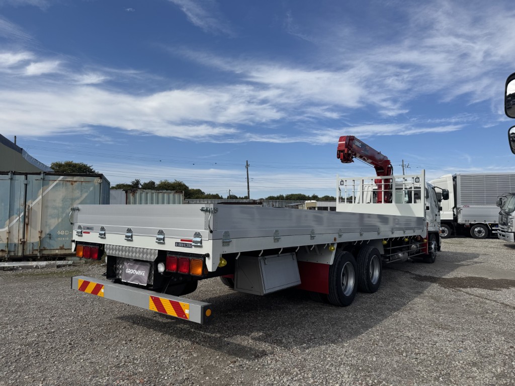 ワイド4段アルミ平ラジコン角足ユニック7.8m未使用|中古トラックの販売・買取・査定のアイナビ