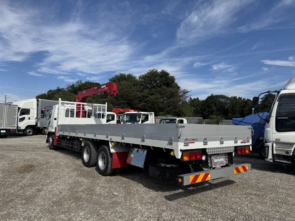 ワイド4段アルミ平ラジコン角足ユニック7.8m未使用|中古トラックの販売・買取・査定のアイナビ