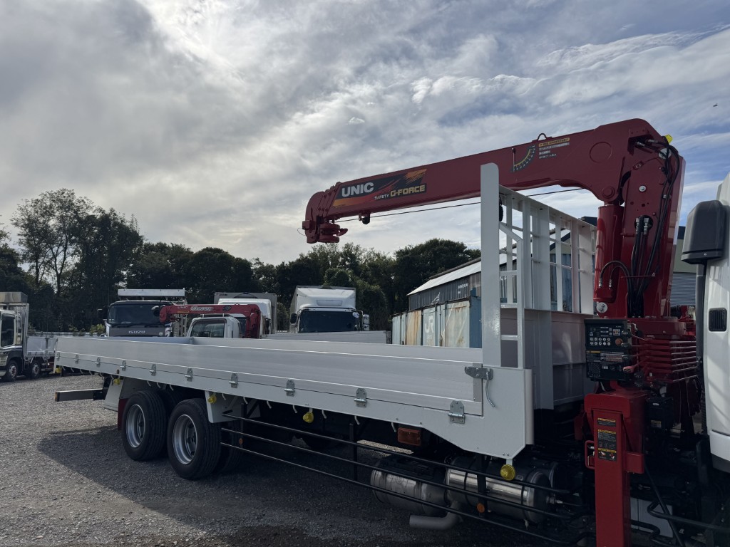 ワイド4段アルミ平ラジコン角足ユニック7.8m未使用|中古トラックの販売・買取・査定のアイナビ