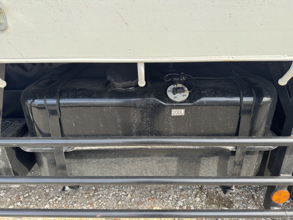 ワイド4段アルミ平ラジコン角足ユニック7.8m未使用|中古トラックの販売・買取・査定のアイナビ