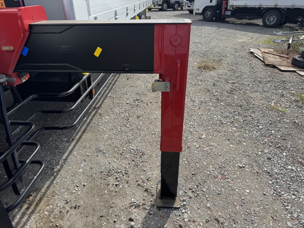 ワイド4段アルミ平ラジコン角足ユニック7.8m未使用|中古トラックの販売・買取・査定のアイナビ