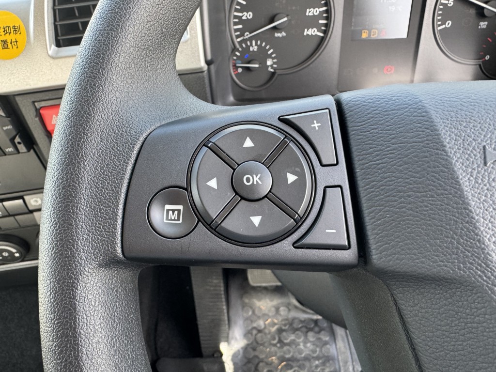 ワイド4段アルミ平ラジコン角足ユニック7.8m未使用|中古トラックの販売・買取・査定のアイナビ