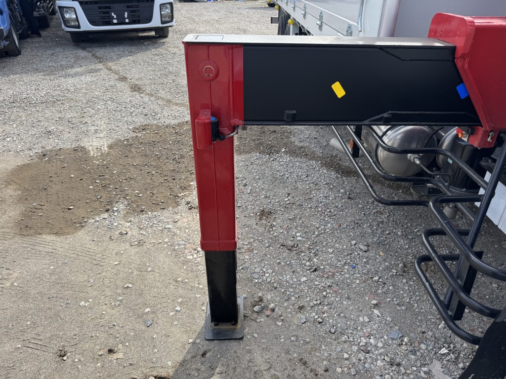 ワイド4段アルミ平ラジコン角足ユニック7.8m未使用|中古トラックの販売・買取・査定のアイナビ