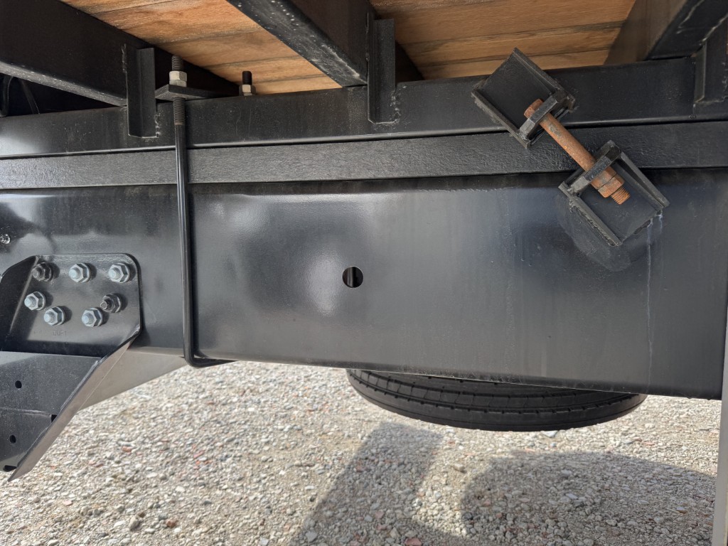 ワイド4段アルミ平ラジコン角足ユニック7.8m未使用|中古トラックの販売・買取・査定のアイナビ