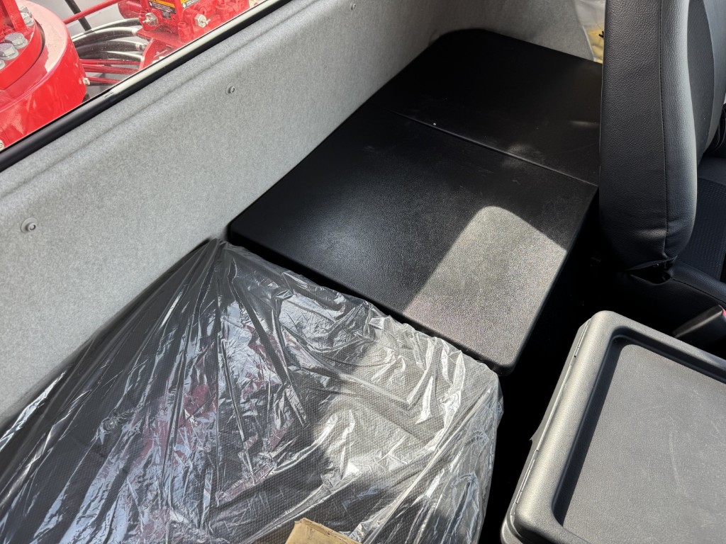 ワイド4段アルミ平ラジコン角足ユニック7.8m未使用|中古トラックの販売・買取・査定のアイナビ