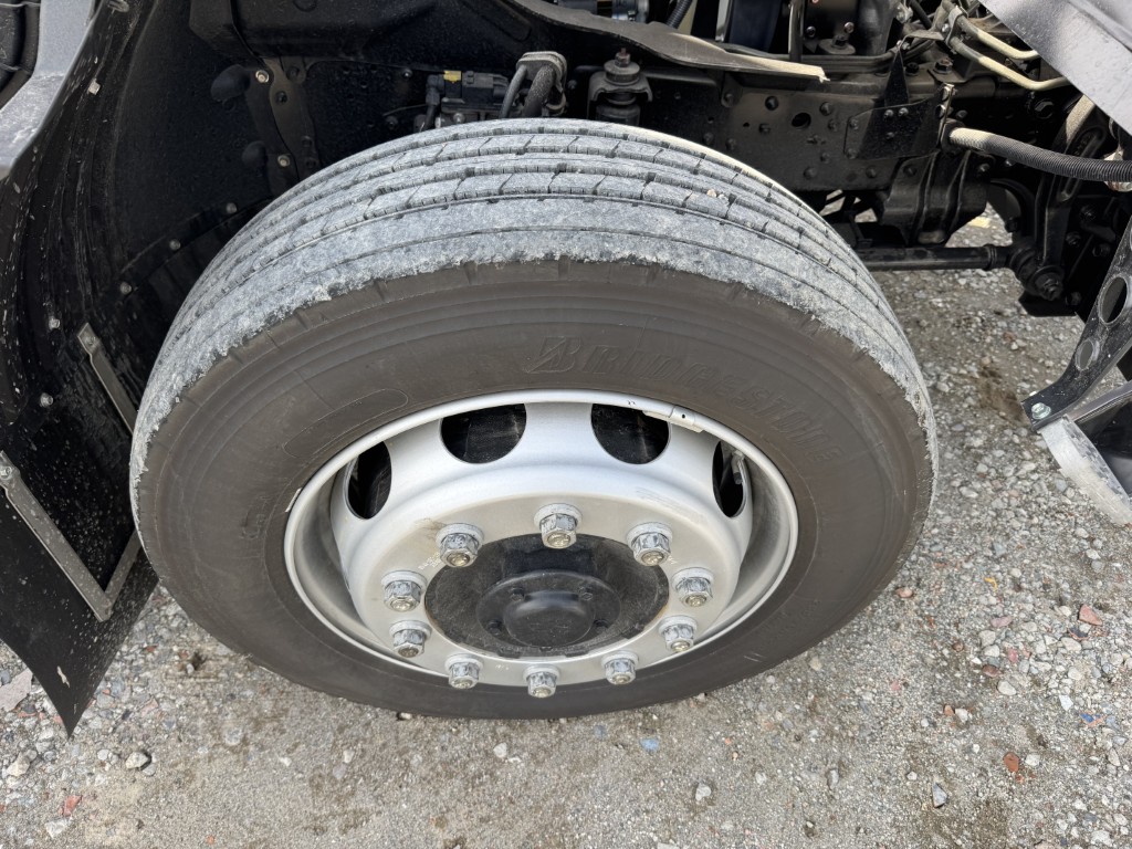 ワイド4段アルミ平ラジコン角足ユニック7.8m未使用|中古トラックの販売・買取・査定のアイナビ