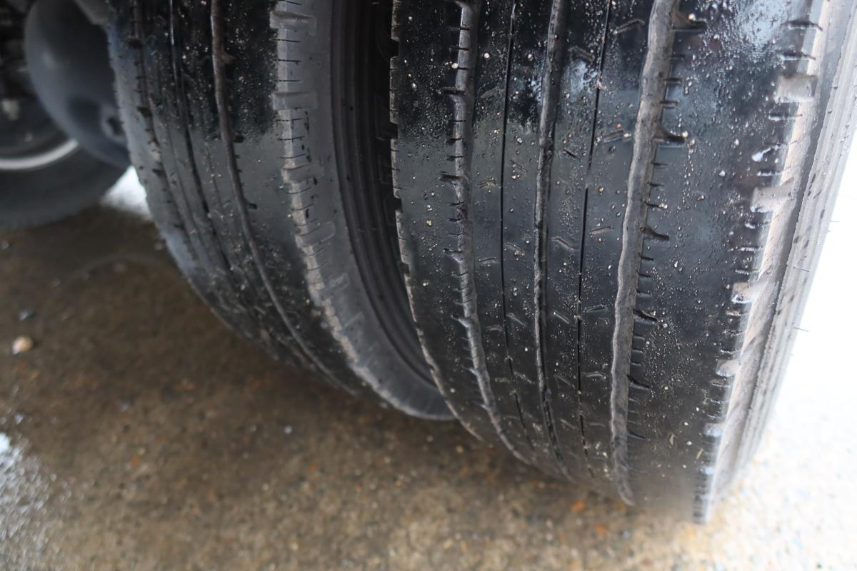 標準幅 ロングボディ AT車 積載2000kg 総重量4825kg|中古トラックの販売・買取・査定のアイナビ