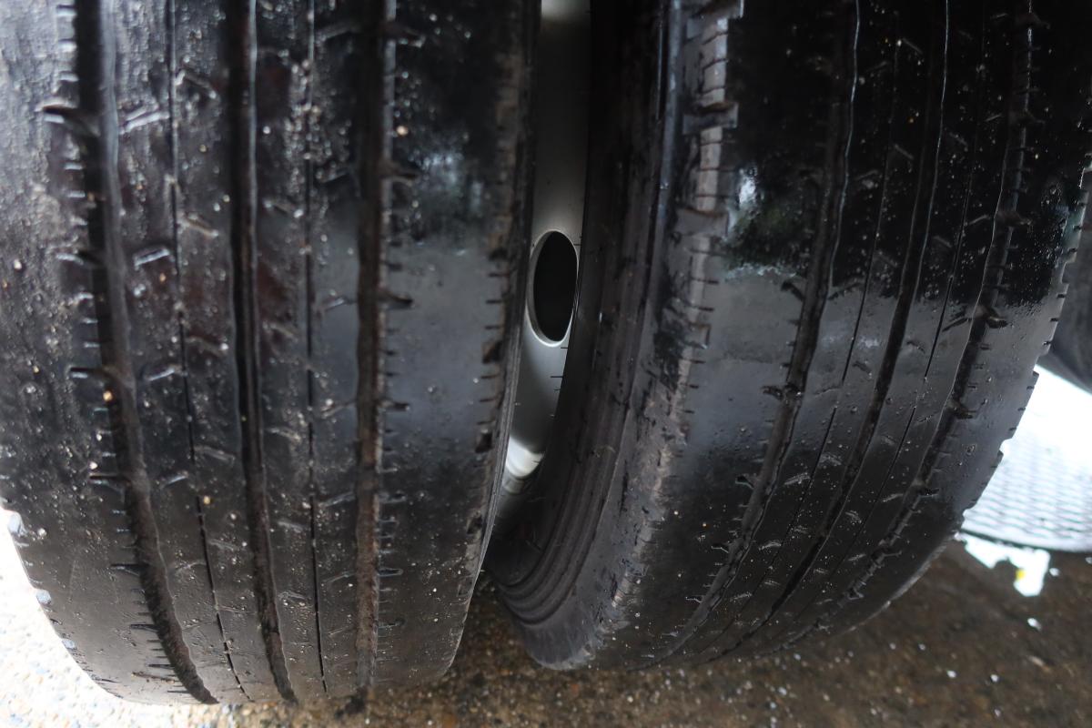 標準幅 ロングボディ AT車 積載2000kg 総重量4825kg|中古トラックの販売・買取・査定のアイナビ