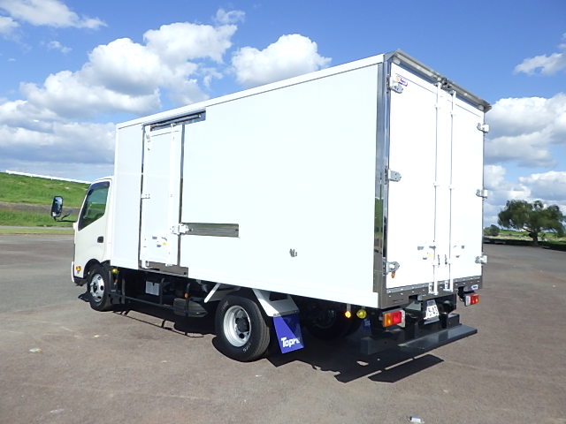 日野 令和7年式 冷凍バン 車検付き|中古トラックの販売・買取・査定のアイナビ