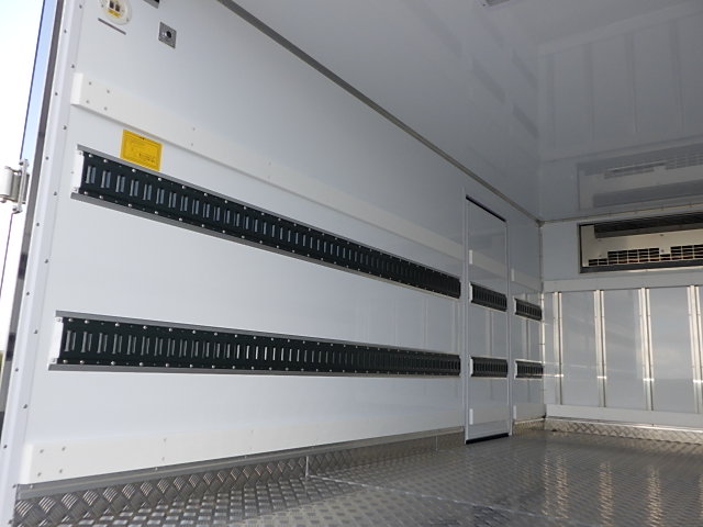 日野 令和7年式 冷凍バン 車検付き|中古トラックの販売・買取・査定のアイナビ