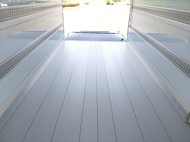 日野 令和7年式 格納ゲート付き冷凍バン 車検付き|中古トラックの販売・買取・査定のアイナビ