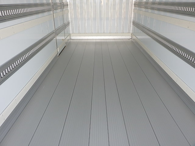 日野 令和7年式 格納ゲート付き冷凍バン 車検付き|中古トラックの販売・買取・査定のアイナビ