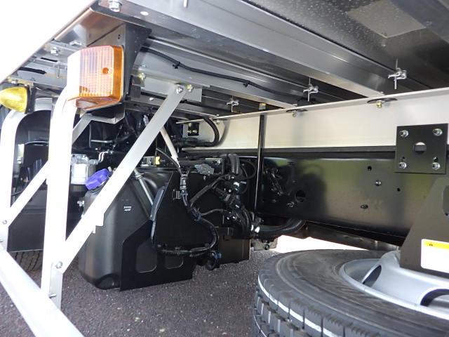 日野 令和7年式 格納ゲート付き冷凍バン 車検付き|中古トラックの販売・買取・査定のアイナビ