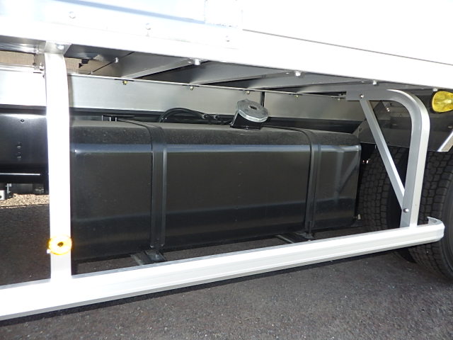 日野 令和7年式 格納ゲート付き冷凍バン 車検付き|中古トラックの販売・買取・査定のアイナビ