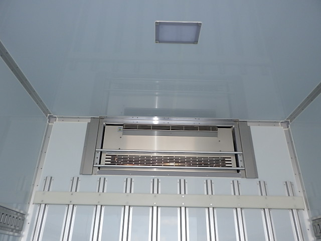 日野 令和7年式 格納ゲート付き冷凍バン 車検付き|中古トラックの販売・買取・査定のアイナビ