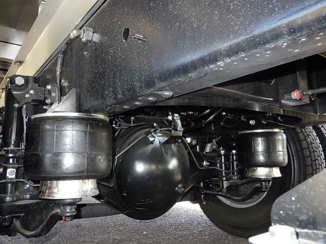 日野 令和7年式 格納ゲート付き冷凍バン 車検付き|中古トラックの販売・買取・査定のアイナビ