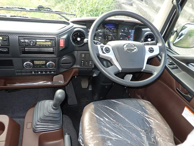 日野 令和7年式 格納ゲート付き冷凍バン 車検付き|中古トラックの販売・買取・査定のアイナビ