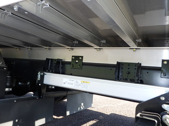 日野 令和7年式 格納ゲート付き冷凍バン 車検付き|中古トラックの販売・買取・査定のアイナビ