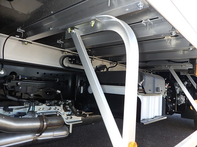 日野 令和7年式 格納ゲート付き冷凍バン 車検付き|中古トラックの販売・買取・査定のアイナビ