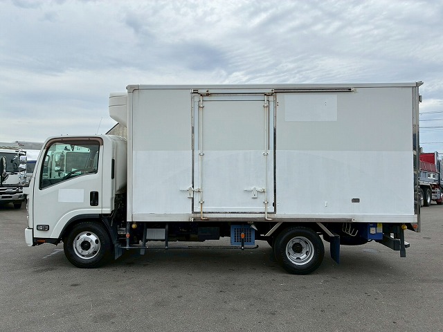 ワンオーナーワイドロング東プレR404AスムーサーAT4t8t|中古トラックの販売・買取・査定のアイナビ