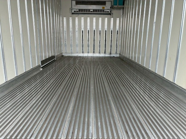 ワンオーナーワイドロング東プレR404AスムーサーAT4t8t|中古トラックの販売・買取・査定のアイナビ