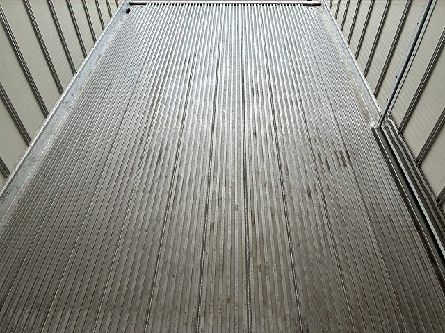 ワンオーナーワイドロング東プレR404AスムーサーAT4t8t|中古トラックの販売・買取・査定のアイナビ