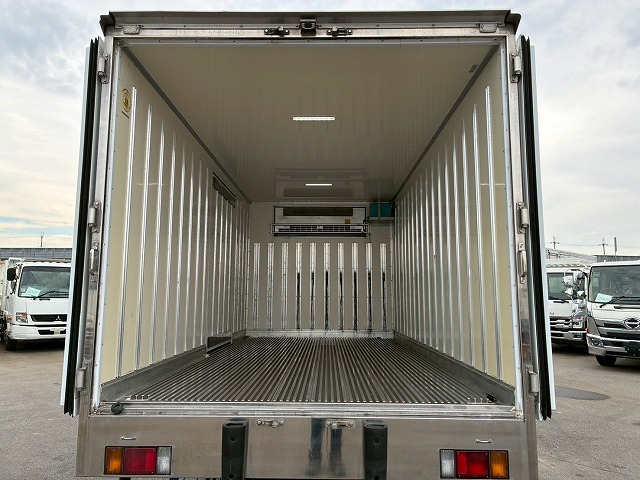 ワンオーナーワイドロング東プレR404AスムーサーAT4t8t|中古トラックの販売・買取・査定のアイナビ