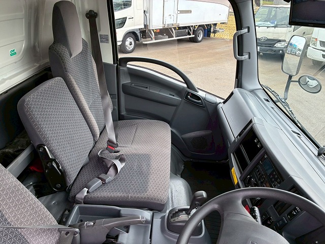 ワンオーナーワイドロング東プレR404AスムーサーAT4t8t|中古トラックの販売・買取・査定のアイナビ