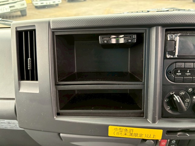 ワンオーナーワイドロング東プレR404AスムーサーAT4t8t|中古トラックの販売・買取・査定のアイナビ