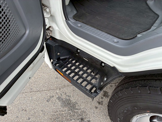 ワンオーナーワイドロング東プレR404AスムーサーAT4t8t|中古トラックの販売・買取・査定のアイナビ