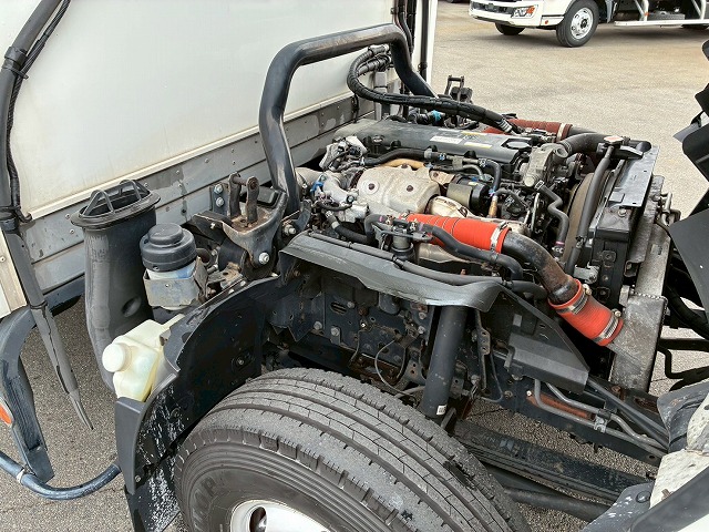 ワンオーナーワイドロング東プレR404AスムーサーAT4t8t|中古トラックの販売・買取・査定のアイナビ